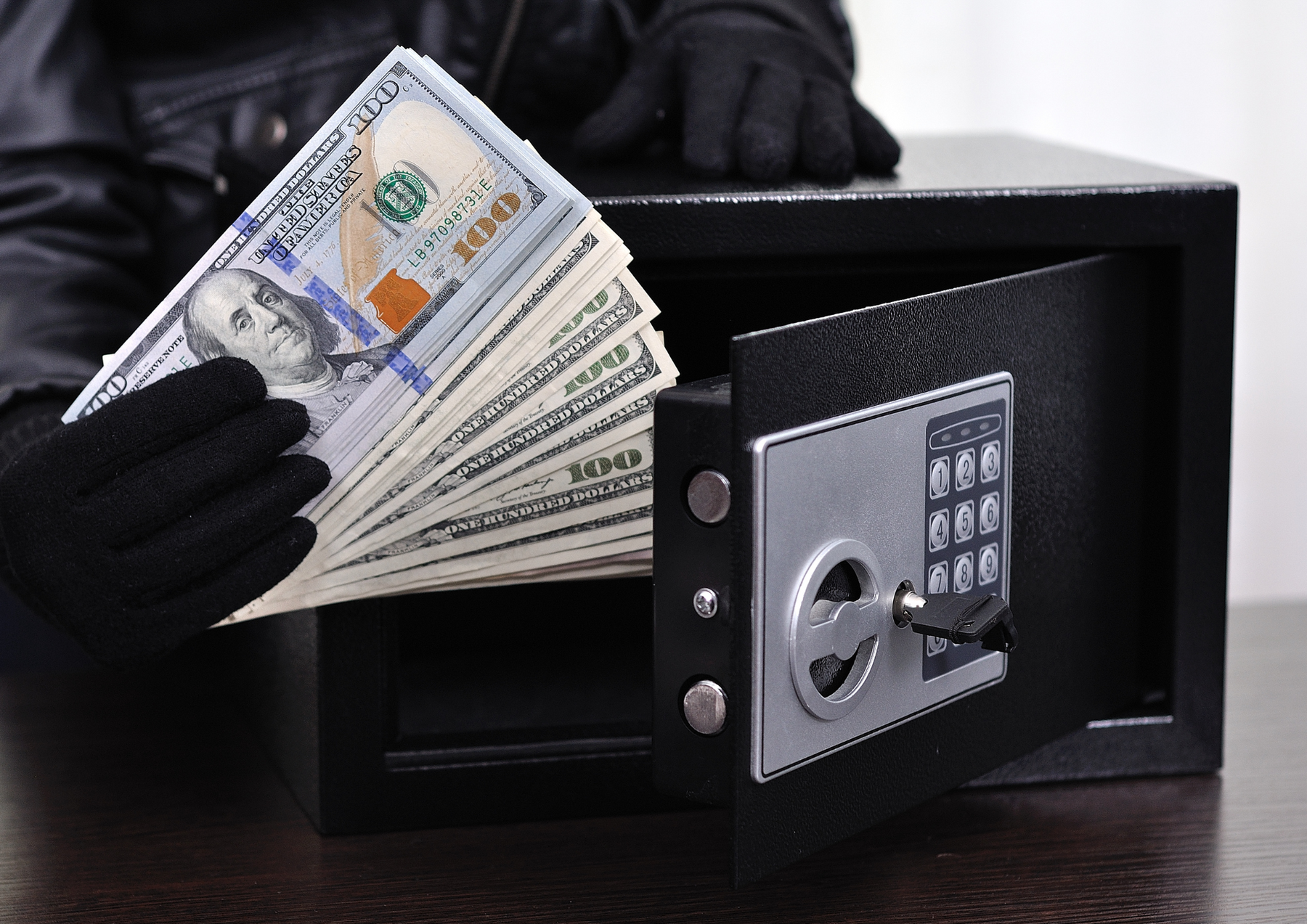 Burglary Safes vs. Home Security Systems: A Comprehensive Comparison